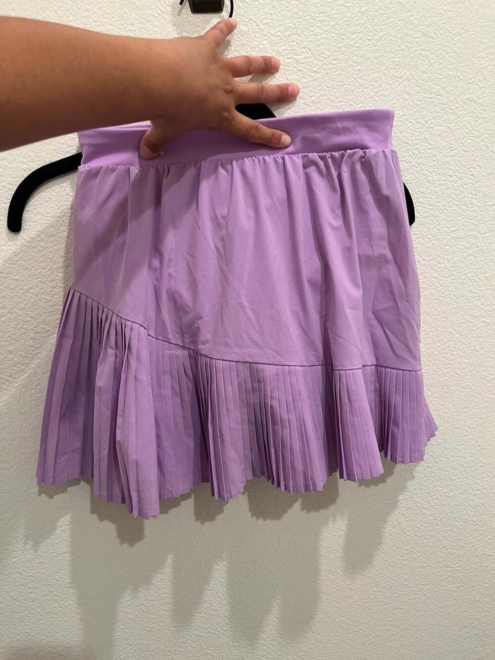 Spanx Yes, Pleats! 14-inch Athletic Skort in French Lavender - Picture 6 of 9
